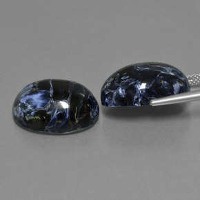 カラットの天然マルチカラーピーターサイト（18.3×13.2 mm・オーバルカット）