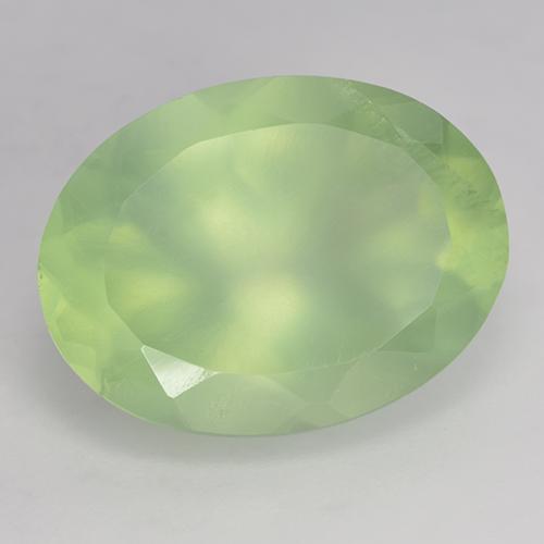8.98カラットの天然Medium Green プレナイト（15.9×12 mm・オーバルカット）