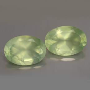 カラットの天然グリーンプレナイト（13.9×10 mm・透明）