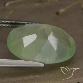 5.88カラットの天然Medium Green プレナイト、楕円形、透明/半透明