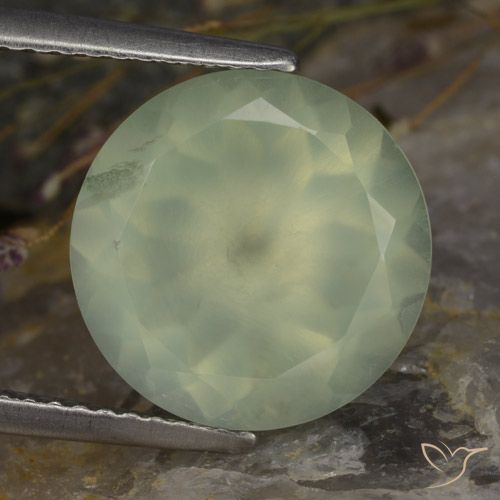 5.76カラットの天然Light Green プレナイト（12.02 mm・ラウンドカット）
