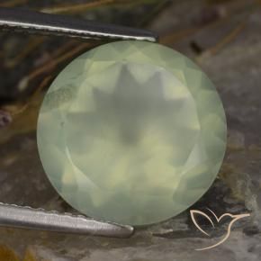 5.76カラットの天然Light Green プレナイト（12.02 mm・ラウンドカット）