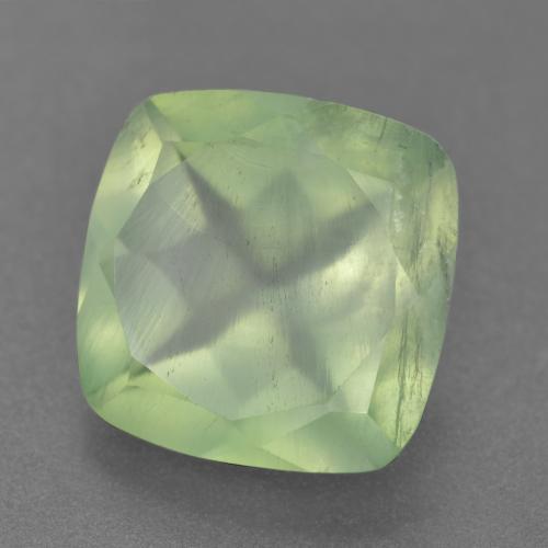 6.68カラットの天然薄いペアーグリーンプレナイト（12.1×12 mm・クッションカット）