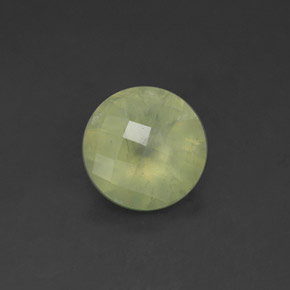 1.70カラットの天然グリーンプレナイト（7.97 mm・透明）