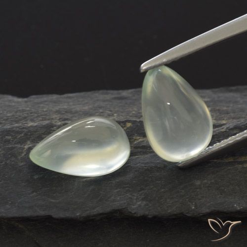 Shop natural 4.47ct Light Green  プレナイト gems, 洋梨の形, from 南アフリカ at GemSelect. In stock, global shipping!
