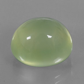13.26カラットの天然グリーンプレナイト（14.5×12 mm・透明）