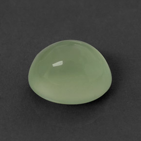 2.11カラットの天然グリーンプレナイト（8.3×6.8 mm・透明）