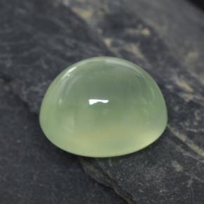 2.90カラットの天然Light Yellow Green プレナイト（8.9×7.3 mm・オーバルカット）