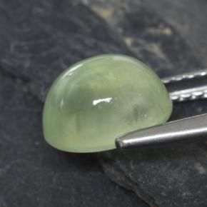 2.90カラットの天然Light Yellow Green プレナイト（8.9×7.3 mm・オーバルカット）
