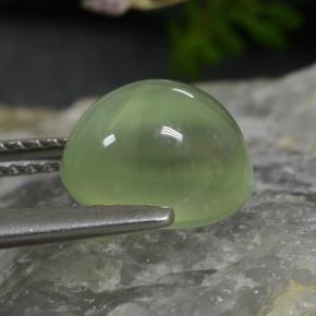 3.45カラットの天然Lime Green プレナイト（9.3×7.7 mm・オーバルカット）
