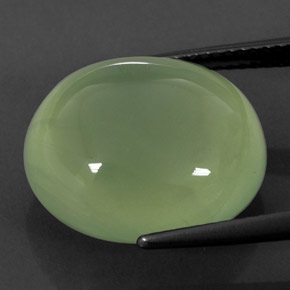17.09カラットの天然グリーンプレナイト（16.4×14 mm・透明）
