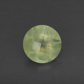 1.78カラットの天然グリーンプレナイト（7.82 mm・透明）