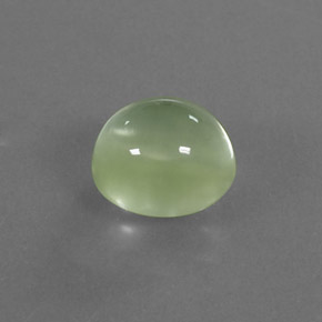 4.13カラットの天然グリーンプレナイト（9.8×8.8 mm・透明）
