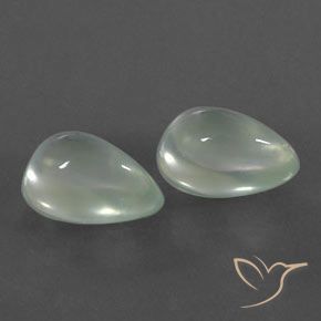 Shop natural 6.60ct 非常に薄い緑 プレナイト gems, 洋梨の形, from 南アフリカ at GemSelect. In stock, global shipping!