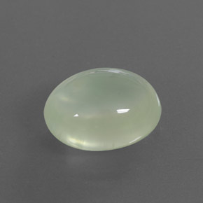 8.89カラットの天然グリーンプレナイト（14×11 mm・透明）