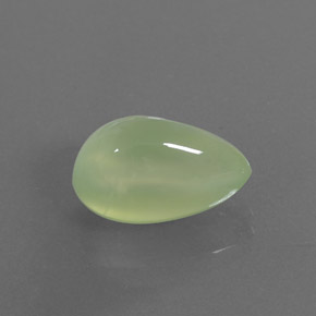 5.93カラットの天然グリーンプレナイト（13.7×8.1 mm・透明）