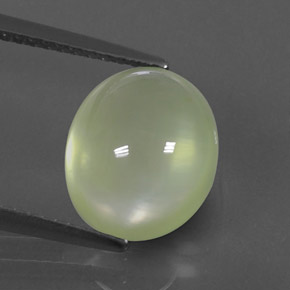 4.97カラットの天然Pale Pear Green プレナイト（11×9.4 mm・透明）