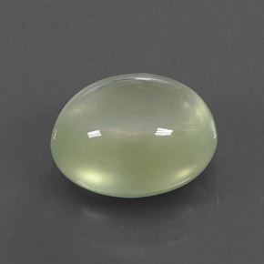 4.97カラットの天然Pale Pear Green プレナイト（11×9.4 mm・透明）