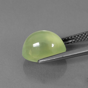 4.46カラットの天然Pale Pear Green プレナイト（10.5×8.1 mm・透明）