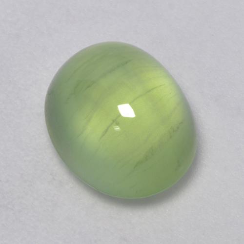 3.11カラットの天然ライムグリーンプレナイト（9.2×7.7 mm・オーバルカット）