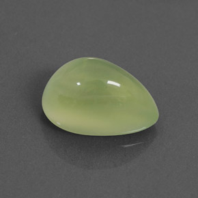 2.38カラットの天然グリーンプレナイト（9.6×6.2 mm・透明）