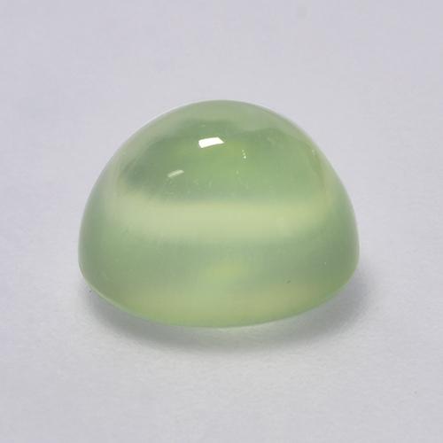 2.74カラットの天然ミディアムグリーンプレナイト（8.5×6.6 mm・オーバルカット）