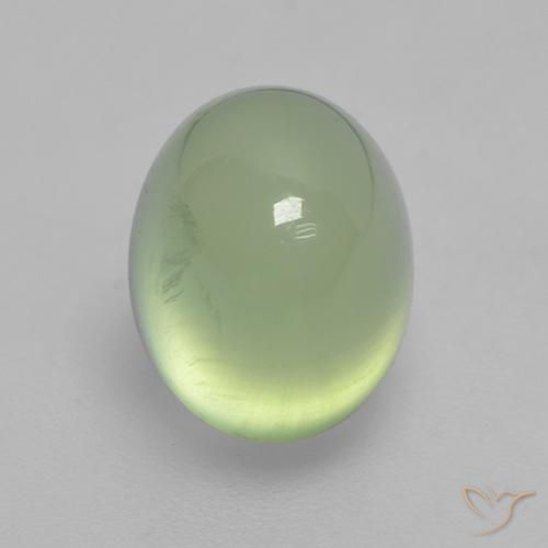 2.70カラットの天然Medium Green プレナイト（8.3×6.7 mm・オーバルカット）