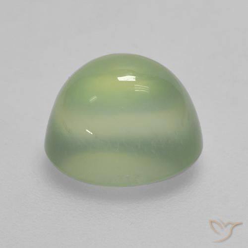2.70カラットの天然Medium Green プレナイト（8.3×6.7 mm・オーバルカット）