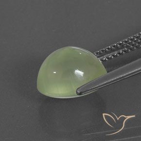 3.67カラットの天然Yellow Green プレナイト、楕円形、透明/半透明