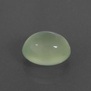 3.50カラットの天然Light Green プレナイト（10.2×8 mm・透明）