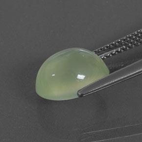 3.50カラットの天然Light Green プレナイト（10.2×8 mm・透明）