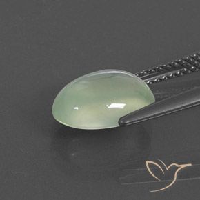 3.07カラットの天然Light Yellowish Green   プレナイト、楕円形、透明