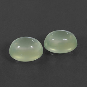 5.49カラットの天然グリーンプレナイト（9.2×7.2 mm・透明）