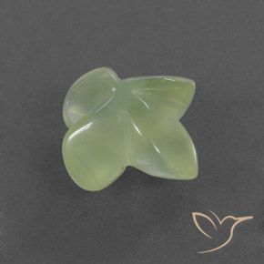 5.10カラットの天然Pale Pear Green プレナイト、フラワーカット、透明/半透明