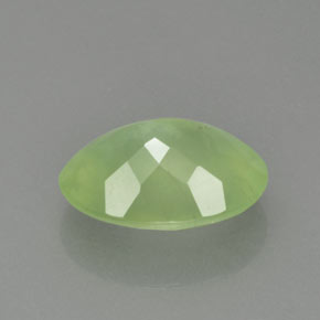 8.71カラットの天然グリーンプレナイト（15.9×12 mm・透明）