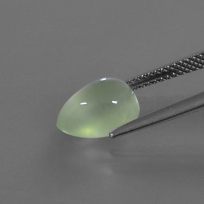 3.15カラットの天然グリーンプレナイト、洋梨の形、透明