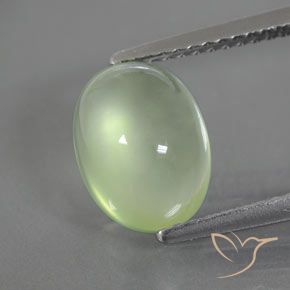 2.68ct 天然 ライムグリーン プレナイト, 楕円形, 透明