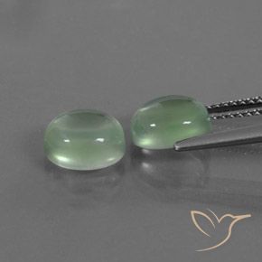 Shop natural 4.04ct ウォームグリーン プレナイト gems, 楕円形, from 南アフリカ at GemSelect. In stock, global shipping!