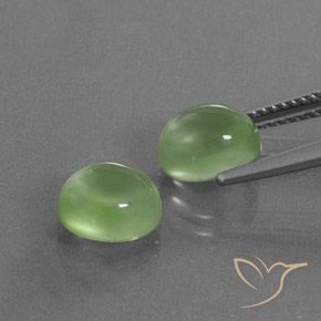 Shop natural 4.86ct 薄いライムグリーン プレナイト gems, 楕円形, from 南アフリカ at GemSelect. In stock, global shipping!