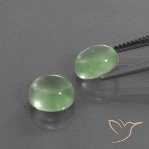 Shop natural 5.50ct 薄いペアーグリーン プレナイト gems, 楕円形, from 南アフリカ at GemSelect. In stock, global shipping!