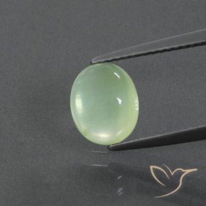2.24ct 天然 薄い黄がかった緑 プレナイト, 楕円形, 透明/半透明
