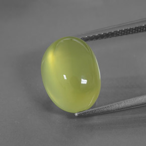 5.40カラットの天然イエローグリーンプレナイト（11.6×8.4 mm・透明）