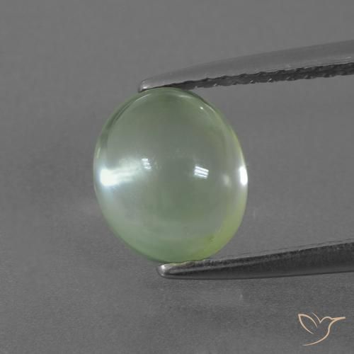 2.34カラットの天然薄いペアーグリーンプレナイト（8.3×7 mm・オーバルカット）