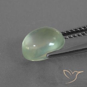 2.34カラットの天然薄いペアーグリーンプレナイト（8.3×7 mm・オーバルカット）