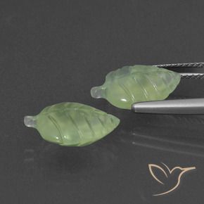 Shop natural 7.90ct イエローグリーン プレナイト gems, ファンシー, from 南アフリカ at GemSelect. In stock, global shipping!