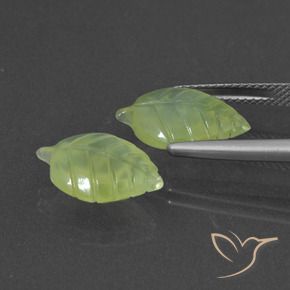 Shop natural 8.80ct ライムグリーン プレナイト gems, ファンシー, from 南アフリカ at GemSelect. In stock, global shipping!