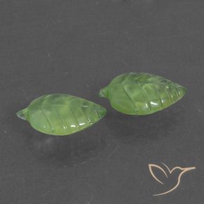 Shop natural 11.03ct ミディアムグリーン プレナイト gems, ファンシー, from 南アフリカ at GemSelect. In stock, global shipping!