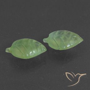 Shop natural 12.85ct ミディアムグリーン プレナイト gems, ファンシー, from 南アフリカ at GemSelect. In stock, global shipping!