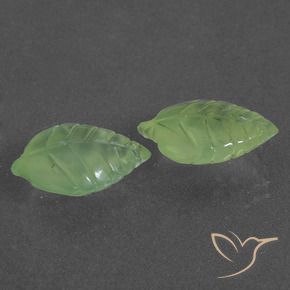 Shop natural 10.60ct ライムグリーン プレナイト gems, ファンシー, from 南アフリカ at GemSelect. In stock, global shipping!