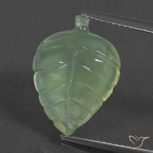 7.28ct 天然 ウォームグリーン プレナイト, ファンシー, 半透明